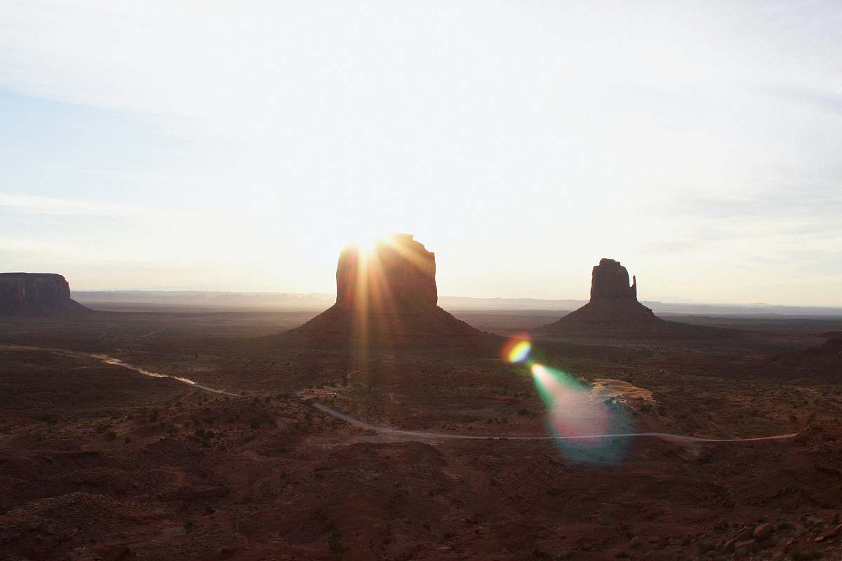 sunlight Grand Canyon oljato-monument valley